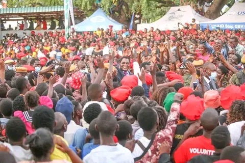 ZAMBIA: Mongu residents mob President Hichilema as he urges a UPND vote in Thursday By-elections