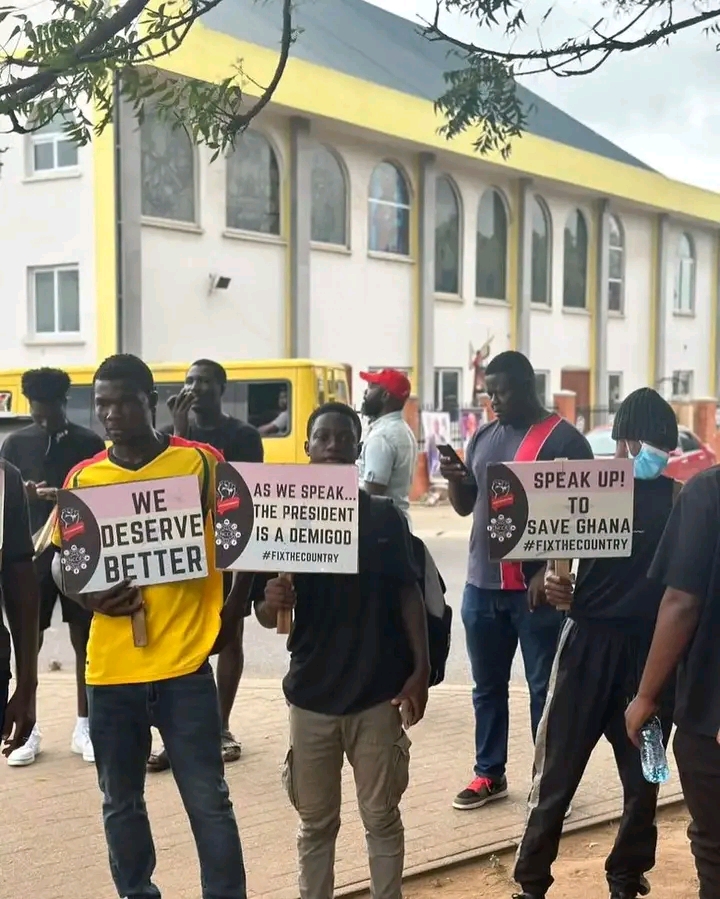 Ghanian Police Arrest Protesters, Manhandle Journalist During Demonstration 