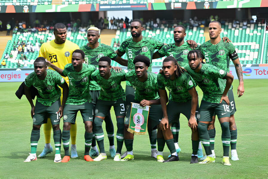 Super Eagles Choose Old Anthem ‘Arise O’ Compatriot’ Instead of ‘Nigeria We Hail Thee’ in Benin Match