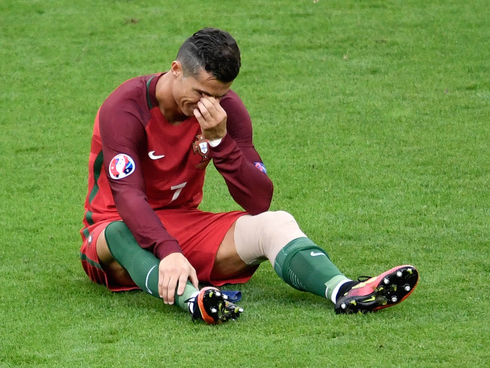 Ronaldo in Tears as Al Nassr Falls Short in King’s Cup Final, Ending Trophyless Season