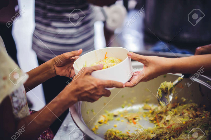 Hungry Nigerian students in UK seeking help from food charity.