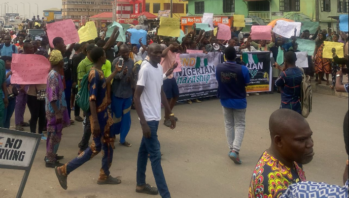 NIGERIA: Armed Thugs with Guns and Machetes Attack Protesters in Abuja